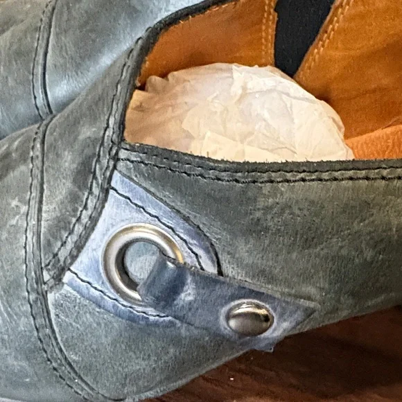 Elegant Gray Ankle Booties - Picture 2 of 6